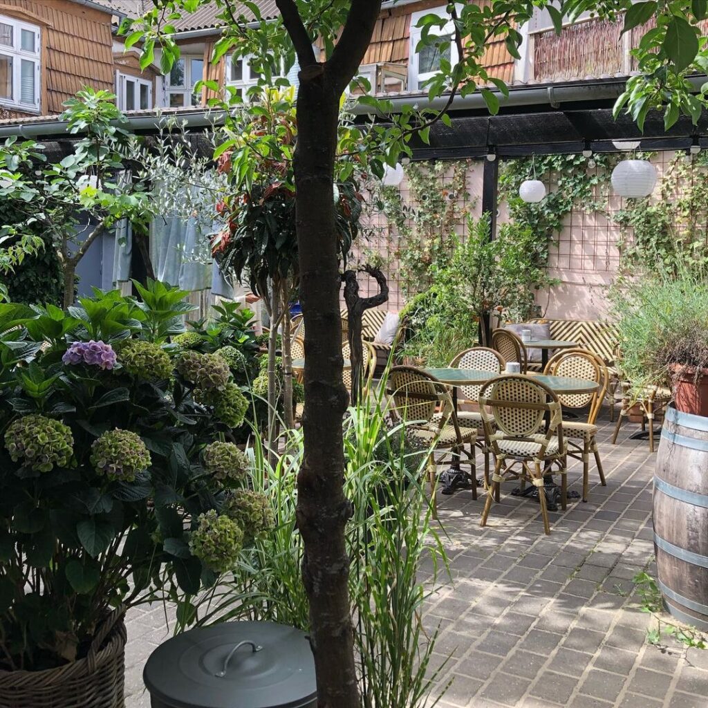 Åland Café udeservering i Århus Åland Café udeservering i Århus